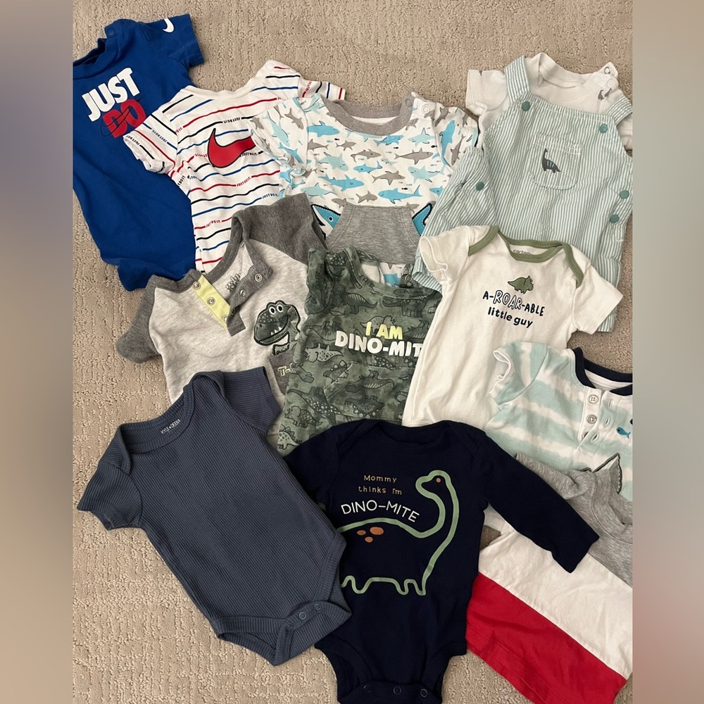 3 month bundle for baby boy. Dinosaurs, Nike, sharks. Barely worn (some never!)